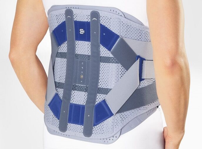 Wear a corset after surgical treatment of lumbar osteochondrosis