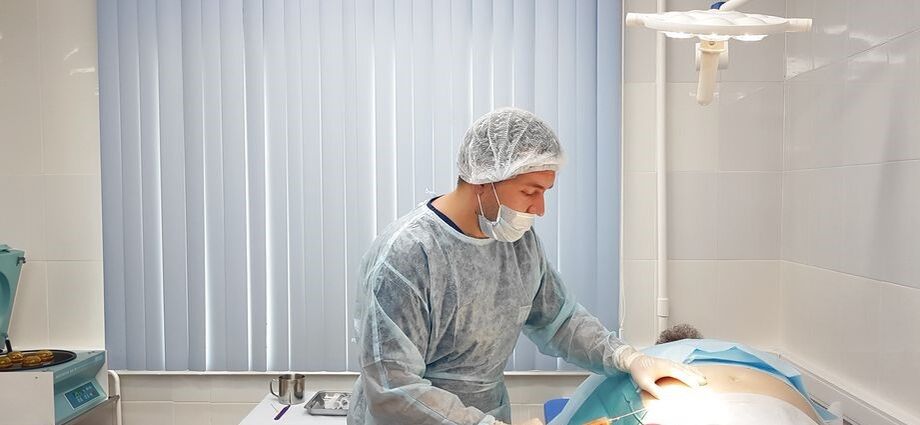 Removal of fatty tissue for SVF therapy of osteoarthritis of the knee joint