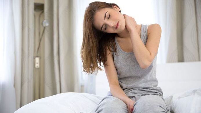 A woman has severe pain in her neck.