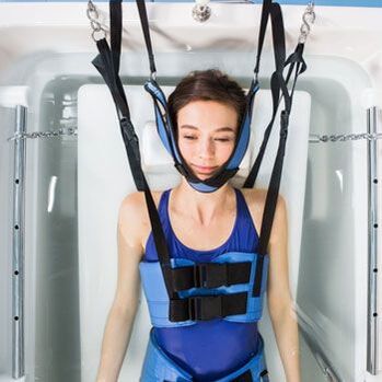 Spinal traction helps relieve neck pain